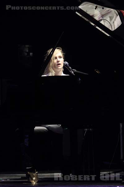 AGNES OBEL - 2014-06-21 - PARIS - Olympia - 